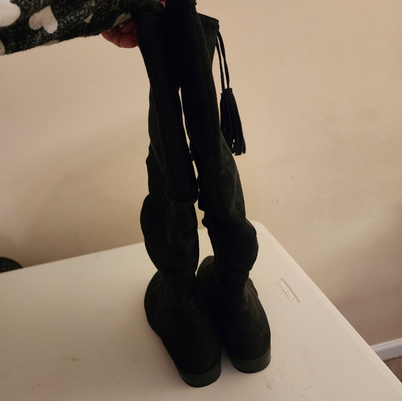 Comfort view knee high wide cafeSuede boots with tassels - Picture 4 of 7